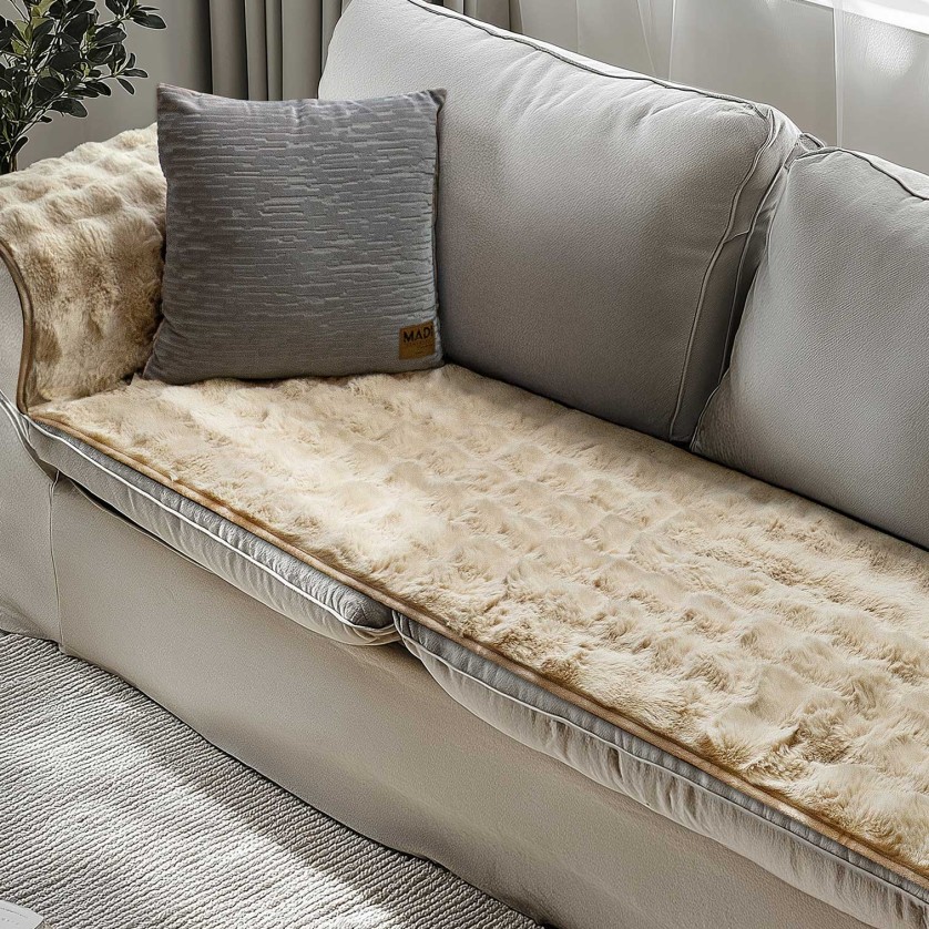 Μεμονωμένο γούνινo κάλύμμα FLAURA BEIGE Μεμονωμένο γούνινο κάλυμμα για τριθέσιο καναπέ 160 x 75 εκ.