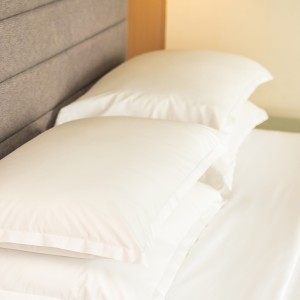 img-Μαξιλαροθήκη KITHIRA 80 Βαμβ. – 20 Πολ. 180 tc Μαξιλαροθήκη: 52 x 72 + 20 + 5 εκ. Oxford