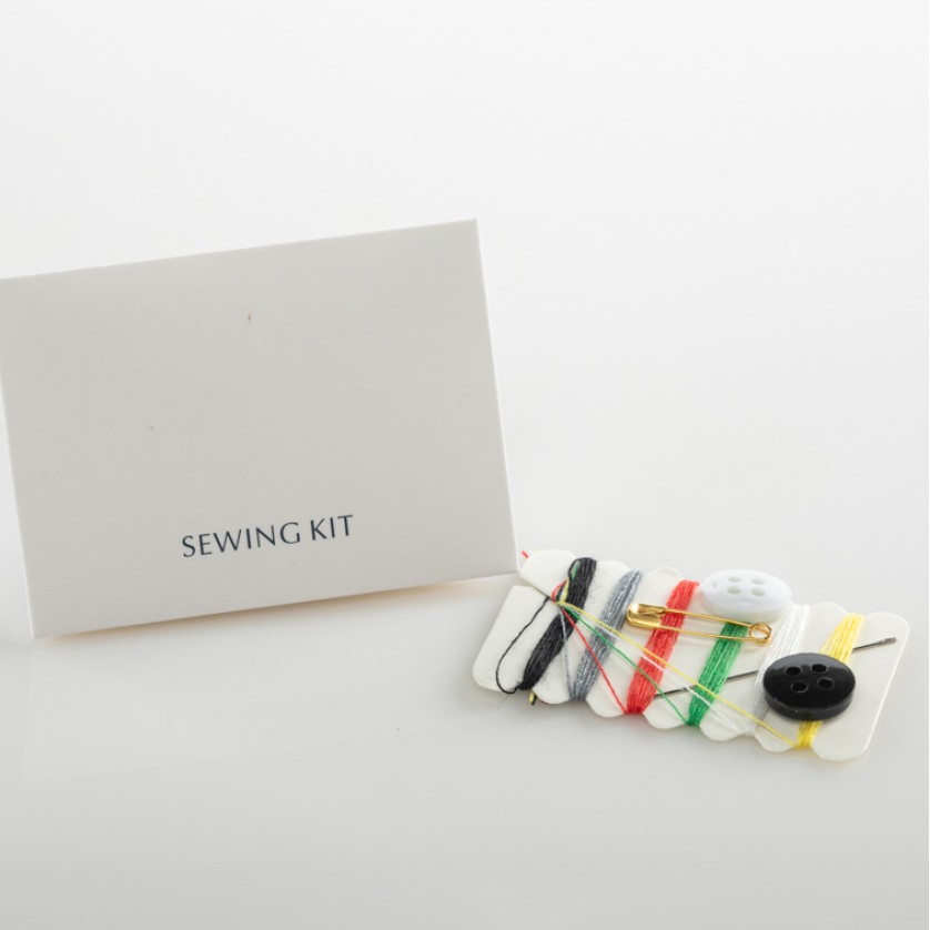 Σετ ραφτικών σε λευκό κουτί NEEDRA Σετ ραφτικών σε λευκό κουτί